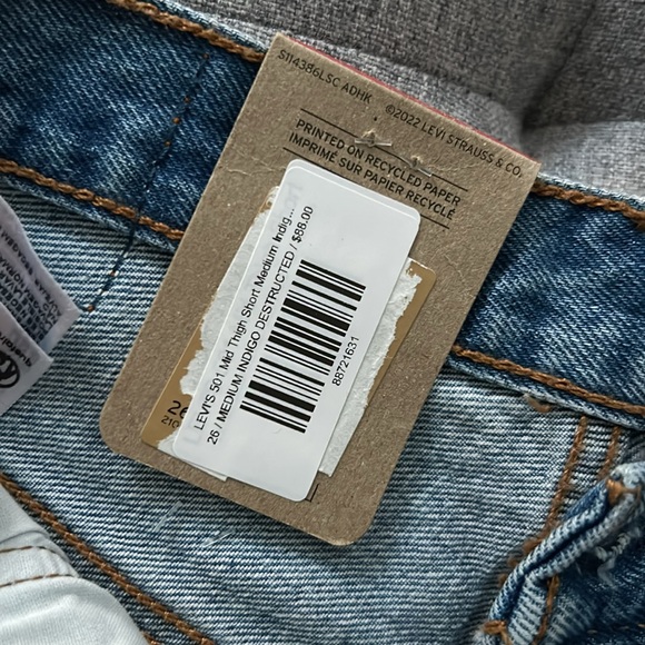 Levi’s 501 Mid Thigh Short (NWT) - Picture 3 of 7